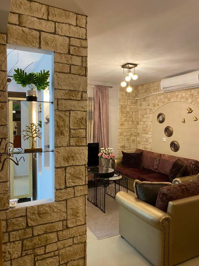 In The Castle Ii- House Apartment Ioannina Exterior foto